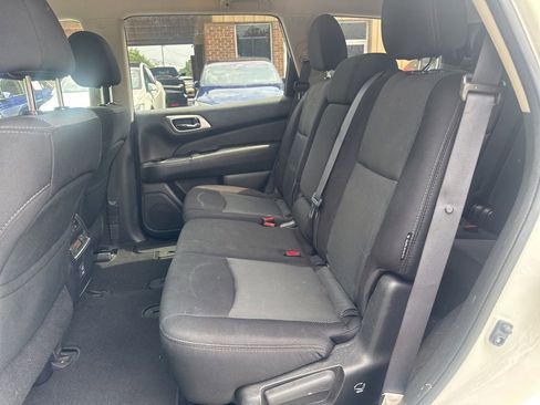Used 2018 Nissan Pathfinder S FWD image 5