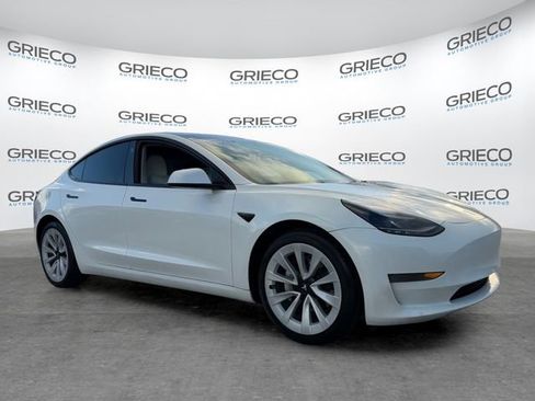 Used 2023 Tesla Model 3 Standard Range RWD image 1