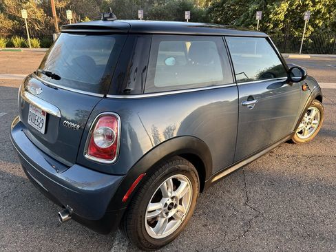 Used 2011 MINI Cooper Hardtop FWD image 3