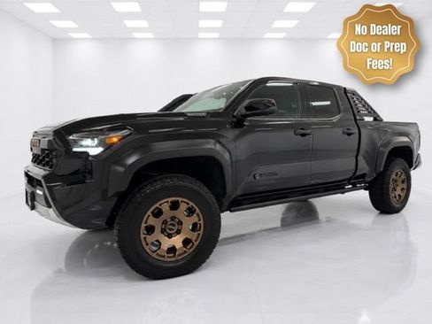 Used 2025 Toyota Tacoma 4x4 Double Cab Hybrid image 3