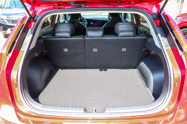 Certified 2025 Kia Niro EX FWD image 26