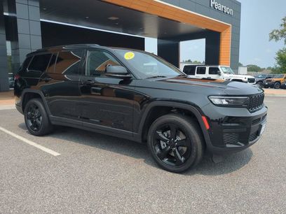 Used 2023 Jeep Grand Cherokee L Laredo