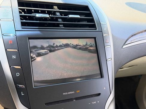 Used 2014 Lincoln MKZ Hybrid w/ Equipment Group 202A Reserve FWD image 22