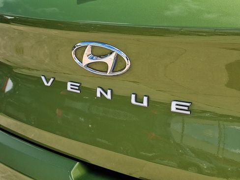 Used 2023 Hyundai Venue SEL w/ Cargo Package FWD image 31