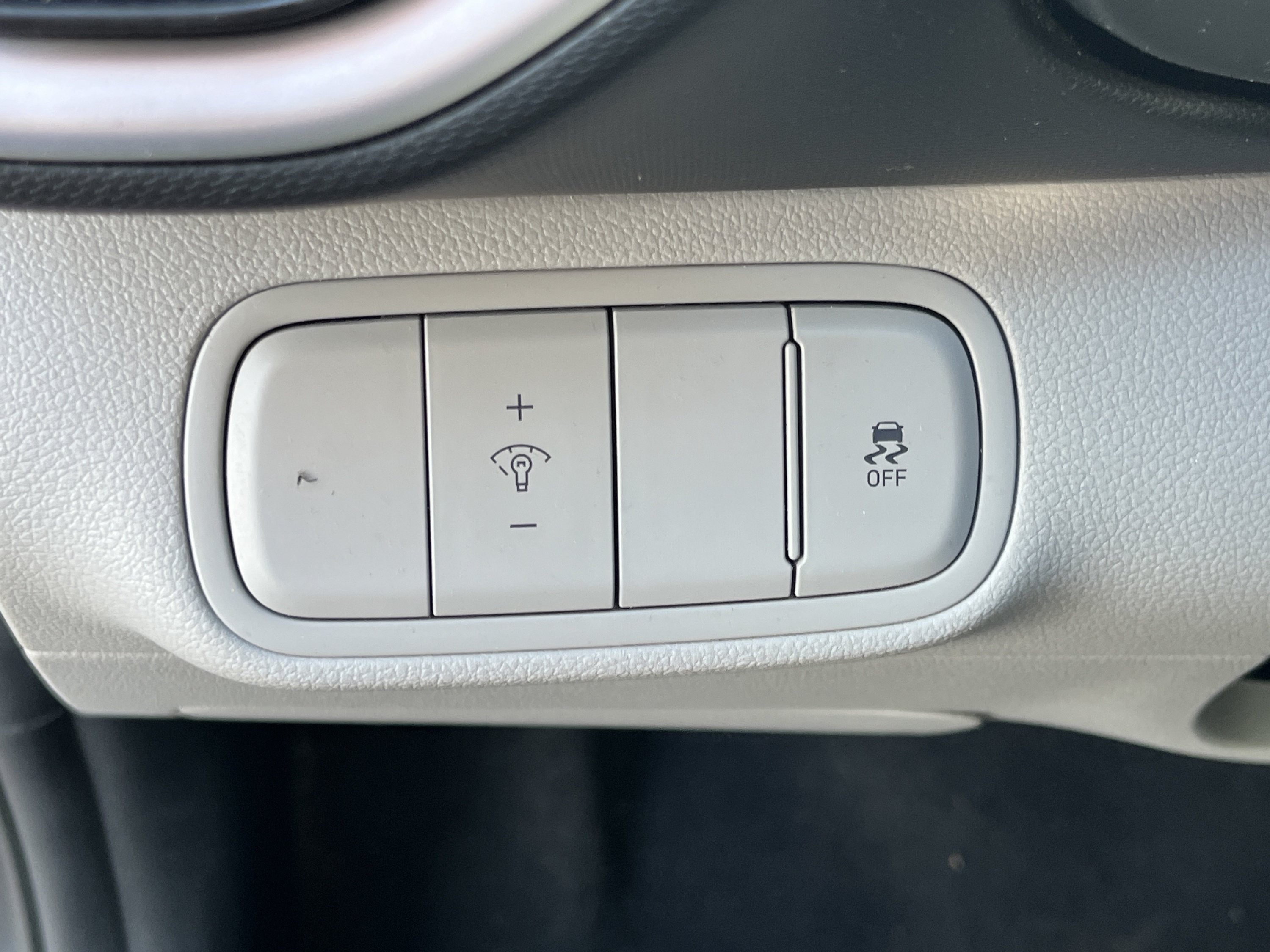 Used 2025 Hyundai Venue SEL FWD image 18