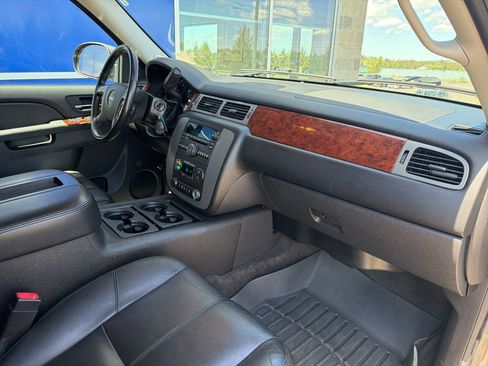 Used 2014 GMC Yukon XL SLT AWD/4WD image 27
