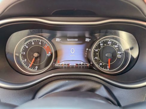 Used 2019 Jeep Cherokee Limited AWD/4WD image 9