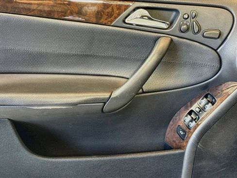 Used 2006 Mercedes-Benz C 350 Sedan image 15