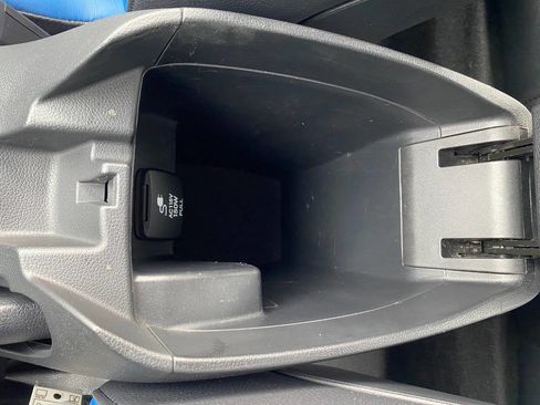 Used 2013 Hyundai Veloster Turbo w/ Ultimate Pkg image 19