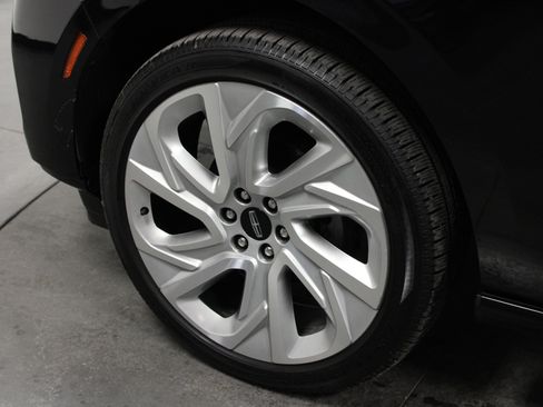 Used 2025 Lincoln Navigator L Black Label AWD/4WD image 10
