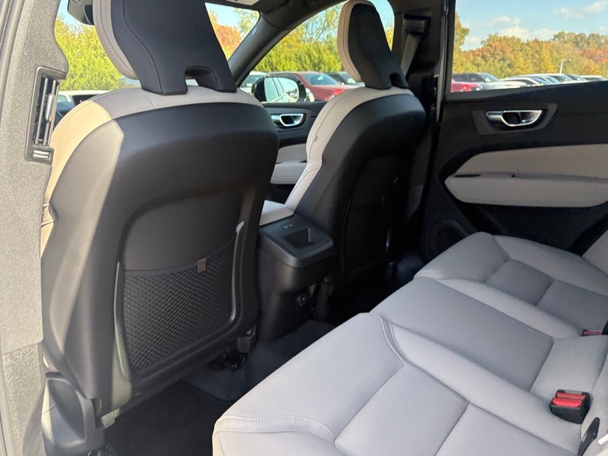 New 2026 Volvo XC60 B5 Plus w/ Protection Package Premier AWD/4WD image 24