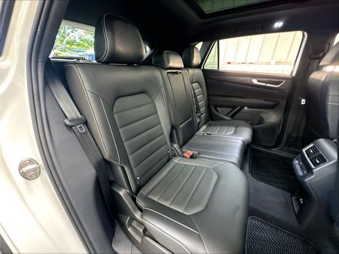 Used 2026 Volkswagen Atlas Cross Sport SEL w/ Adventure Package AWD/4WD image 28