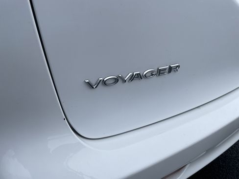 Used 2024 Chrysler Voyager LX image 27