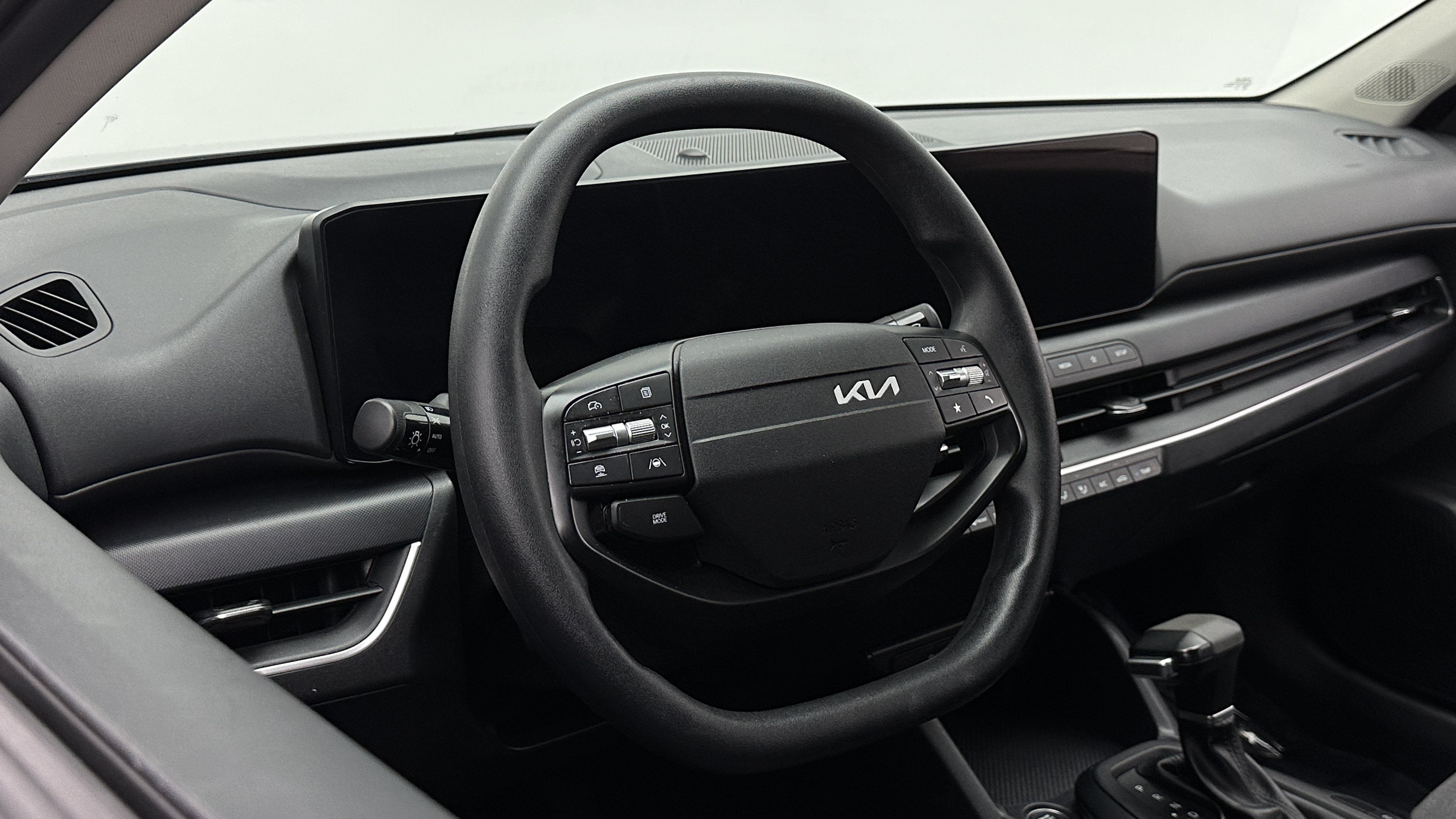 Used 2025 Kia K4 FWD image 8