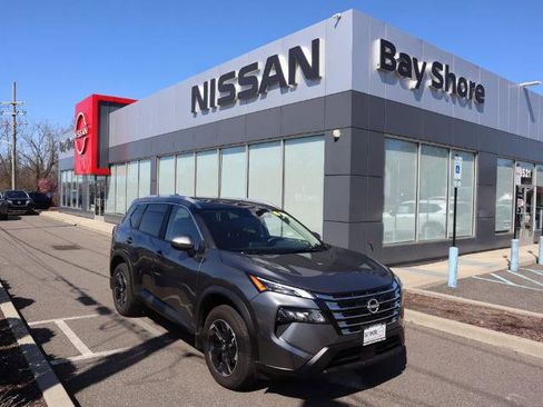 Certified 2025 Nissan Rogue SV w/ SV Premium Package AWD/4WD image 1
