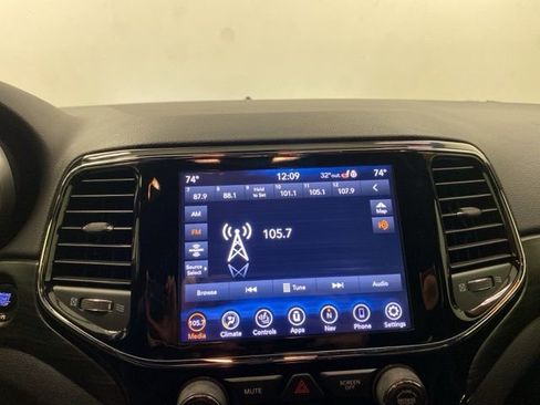 Used 2020 Jeep Grand Cherokee Altitude image 10