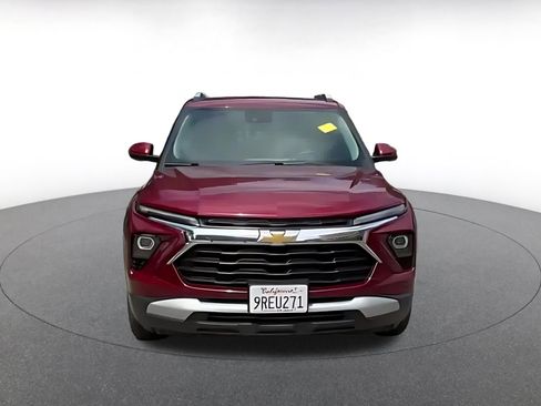 Used 2025 Chevrolet TrailBlazer LT FWD image 3