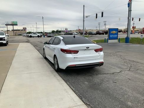 Used 2018 Kia Optima S w/ Panoramic Sunroof Package FWD image 9
