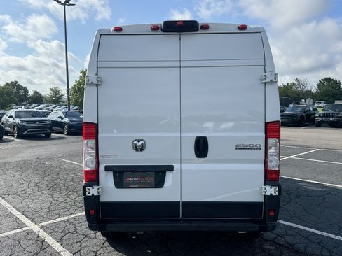 Used 2024 RAM ProMaster 2500 w/ Convenience Group FWD image 10