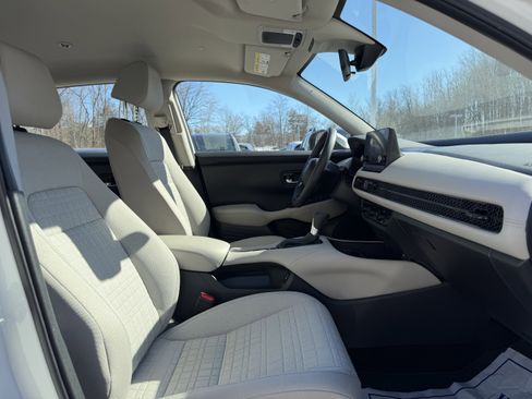 Used 2025 Honda HR-V LX image 16