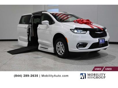 Used 2022 Chrysler Pacifica Touring-L