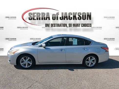 Used 2014 Nissan Altima 2.5 SL w/ Moonroof Package image 5