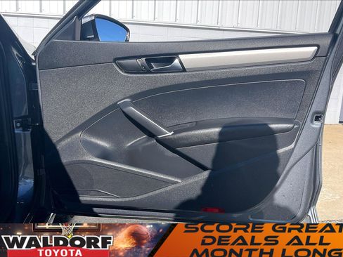 Used 2021 Volkswagen Passat 2.0T S image 28