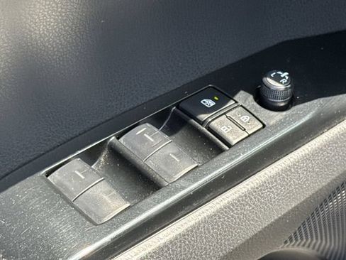 Used 2025 Toyota Camry SE FWD image 20