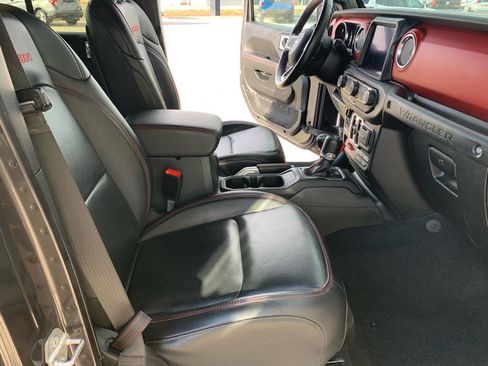 Used 2021 Jeep Wrangler Unlimited Rubicon w/ Uconnect 4C Nav & Sound Group image 19