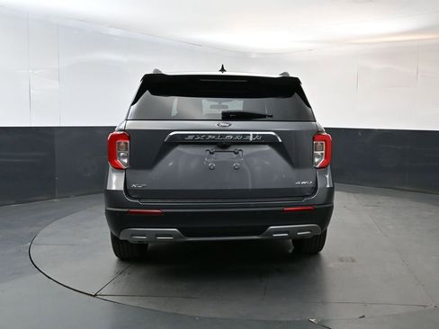 Used 2024 Ford Explorer XLT w/ Equipment Group 202A AWD/4WD image 4