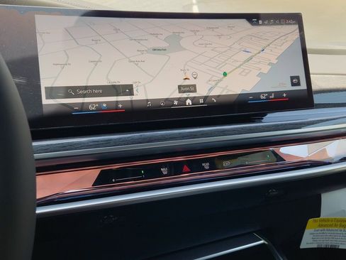 New 2025 BMW 750e xDrive image 13