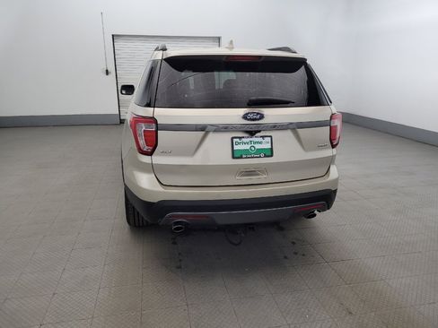 Used 2017 Ford Explorer XLT w/ Equipment Group 202A AWD/4WD image 6