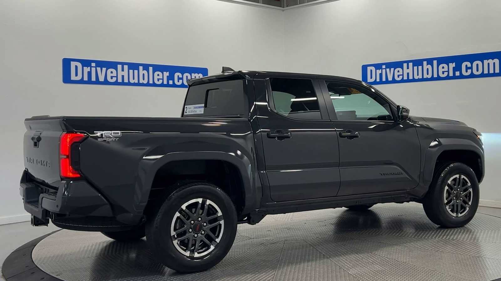Used 2024 Toyota Tacoma TRD Sport w/ TRD Sport Upgrade Package AWD/4WD image 4