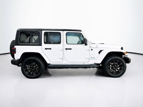 Used 2023 Jeep Wrangler Unlimited Sahara w/ Cold Weather Group AWD/4WD image 10