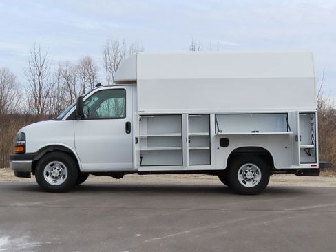 New 2026 Chevrolet Express 3500 w/ Power Convenience Package RWD image 3