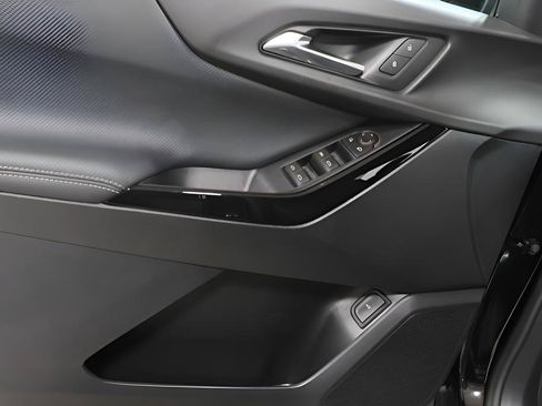 New 2026 Chevrolet Equinox LT w/ Convenience Package II FWD image 21
