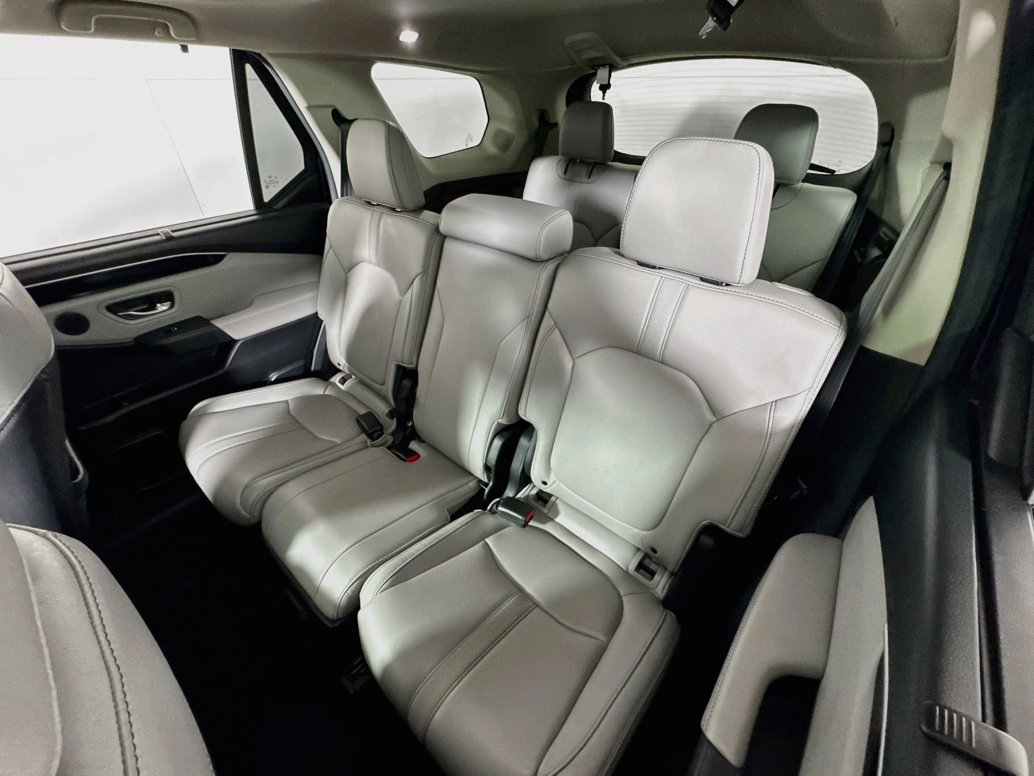 Used 2025 Honda Pilot Touring image 23