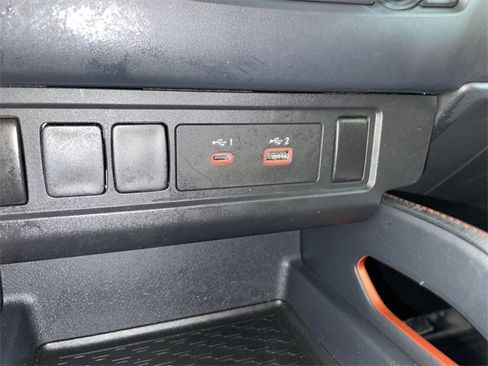 Used 2022 Nissan Frontier PRO-4X image 26