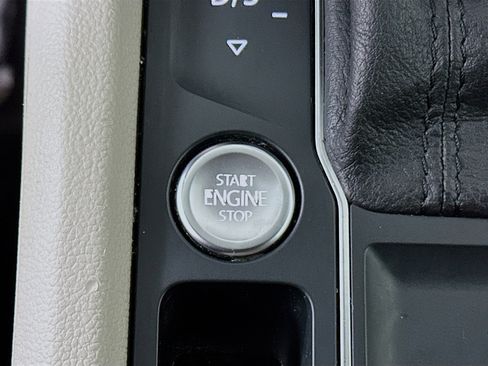 Used 2019 Volkswagen Atlas SE FWD image 20