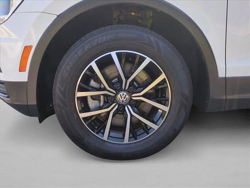 Used 2021 Volkswagen Tiguan SE AWD/4WD image 26