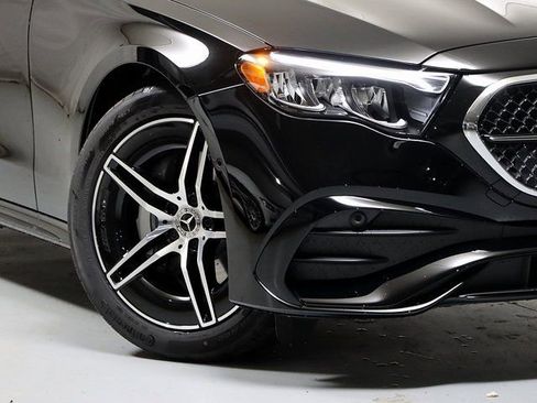 New 2026 Mercedes-Benz E 350 4MATIC Sedan image 3