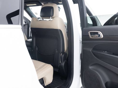 Used 2015 Jeep Grand Cherokee Laredo image 30