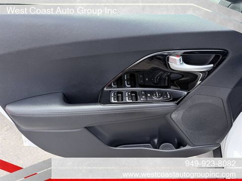 Used 2020 Kia Niro Touring FWD image 16