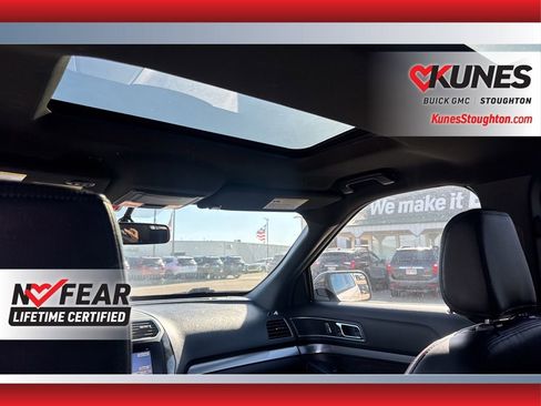 Used 2018 Ford Explorer XLT w/ XLT Appearance Package AWD/4WD image 45