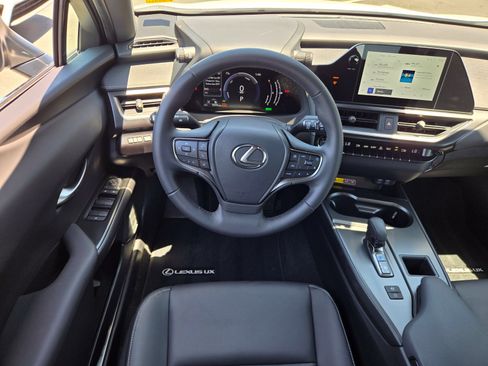 Used 2025 Lexus UX 300h FWD image 13