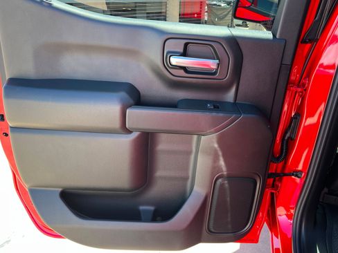 New 2026 Chevrolet Silverado 1500 Custom w/ LPO, Dark Essentials Package AWD/4WD image 19