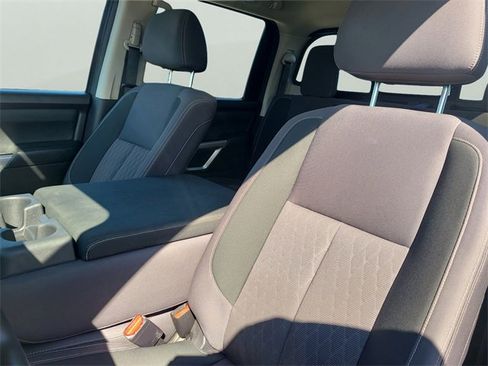 Used 2023 Nissan Titan SV image 22