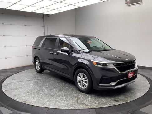 Used 2024 Kia Carnival LX FWD image 32