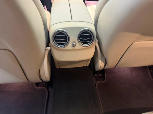 Used 2019 Mercedes-Benz E 300 image 25