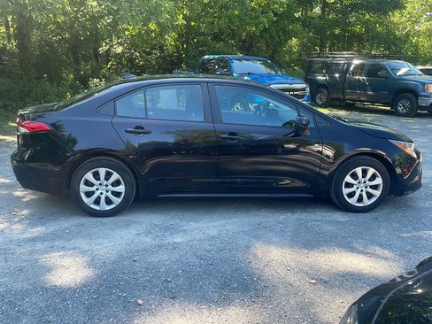Used 2024 Toyota Corolla LE FWD image 10